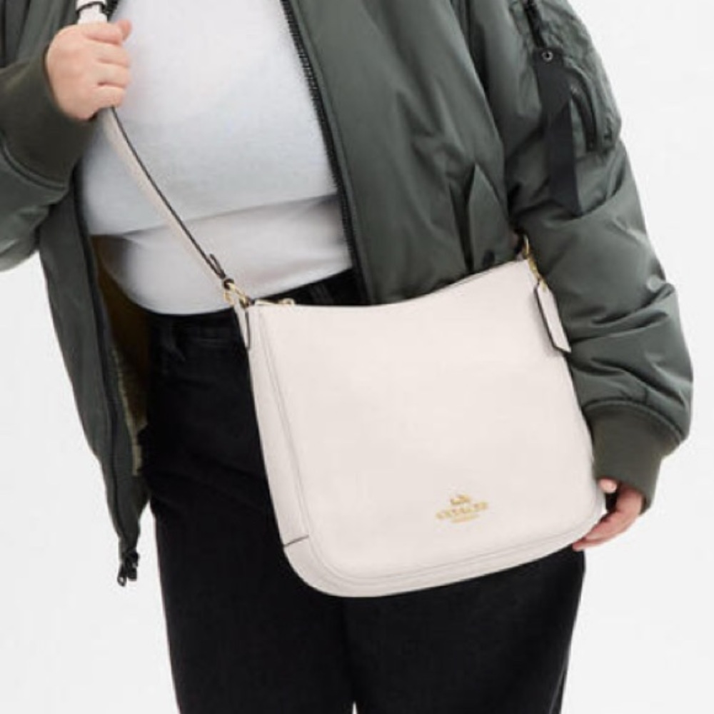 Coach Ellie File Bag 🤍 in gold/chalk